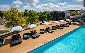 The Velo's Hotel And Pumptrack